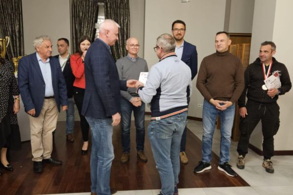 q7vikqas563B7D6A-1D76-73DF-8D39-23D4F242646E.jpg